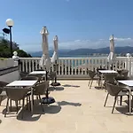 Royal Beach - Appartment With Sea View & Terrace
