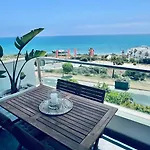 Panoramic Ocean Retreat