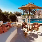 Sea View 3 Bedroom Apartment In A Luxury Villa