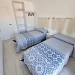 La Caracola I Beachfront & City Center Apartment