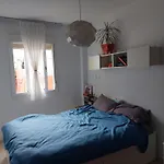 Beautiful 2-Bed Apartment Next To Gibraltar