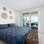 Modern & Bright Apart Sea View