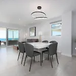 Modern & Bright Apart Sea View