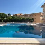 Chalet Super Agradable Con Piscina En Urbanizacion Frente A La Playa