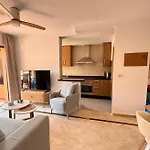 Aloha Beach Front Family&Friends Apartment