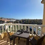 Apartamento En Benimar Piscina Y Garaje