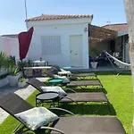 Acogedora Casa De Invitados Con Piscina 1