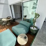 Luxurious Renovated Apartment