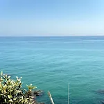 Apartamento En Primera Linea De Playa En Benalmadena