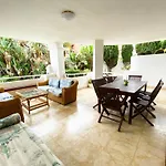 Spacious Apartment In Marbella Sea View & Shared Pool