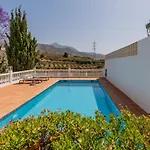 Charming House With Private Pool And Garden