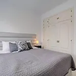 Stunning Penthouse In Golden Mile