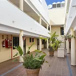 Charming 2-Bedroom Apartment With Terraces & Pool In Torrequebrada