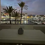 Apto Con Vista Al Puerto Y Salida A La Playa