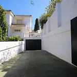 Tess Villa Becerra