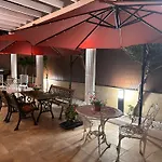 Villa Iri Habitacion N3 Con Un Bano Compartido Y Balcon