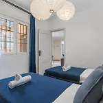 5 Seconds To The Beach Apartment