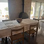 Villa Los Pies En Agua - A Beachfront Refuge