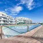 Vivi Homes - Apollo Luxury, Pool, Gym & Beach