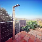 Housesleeps5-Parking-Balcony-Fireplace-Seaview
