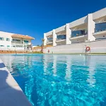 Quiet And Elegant With Terrace And Pool