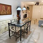 Vivienda En Residencial Con Piscina