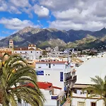 Apartamento Con Terraza Marbella