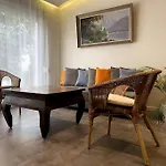 Bright Airy Family Style 7 Min Walk To Beach