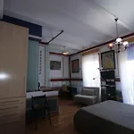 B&B 