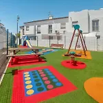 Awesome Home In Chiclana De La Frontera With Wifi