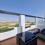 Bonito Penthouse En Campo De Golf Con Piscina