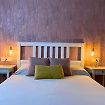 Jardin Privado # Netflix # Playa A 8Min # Wifi # Familia # Apartamento