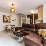 102 - Penthouse Apartment With Views And Pool!