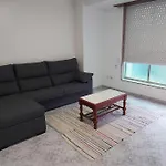 Amplio Y Acogedor Piso En El Centro De Carballo
