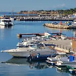 Las Aguilas, Casa Catala
