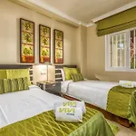 Vivi Homes - Olsson Pool, Jacuzzi, Terrace & Beach