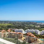 Vivi Homes - The Heights Pool, Gym, Sauna, Terrace & Sea View