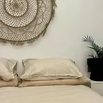 Modern 3 Bed With Pool