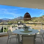 Modern 3 Bed With Pool