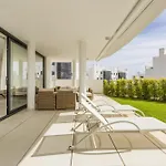 Vivi Homes - Lady Pool, Garden, Patio & Beach