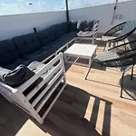 Casa Blanca Y Negra