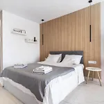 Modern Studio Apartment With Sea Views 5 Min From The Beach