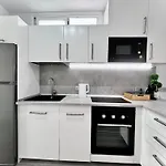 Romantic Ocean View Apartment In Island Village