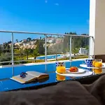 Vitta Nature - 3 Bed - Pool & Gym - Sea View