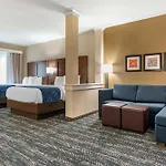 Comfort Inn & Suites Downtown Near University