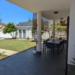 Chalet Con Piscina