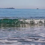 New Beachside Apartment