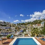 Casa De Oro Luxurious Townhouse