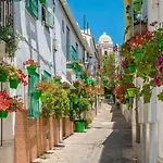 Impressive Apartment With 3 Bedrooms Metres From The Beach