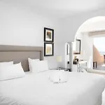 2 Bed Apartment In Magna Marbella With Sea Views